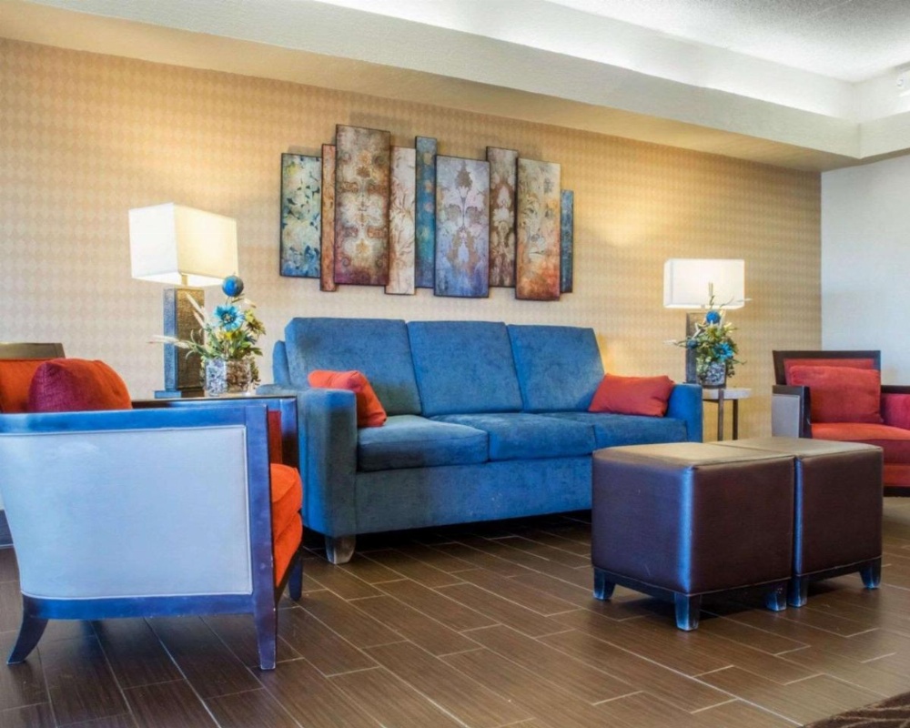 Comfort Inn & Suites Rochester Niagara Falls