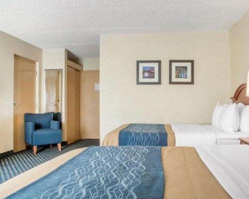 Comfort Inn & Suites Rochester Niagara Falls image 9