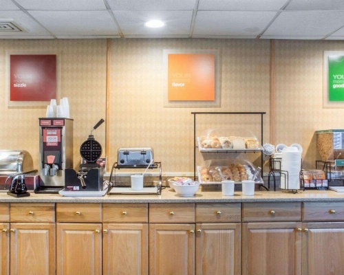 Comfort Inn & Suites Rochester Niagara Falls image 11