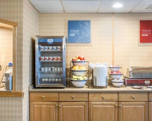 Comfort Inn & Suites Rochester Niagara Falls image 16